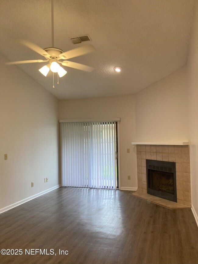Foto del edificio - 1290 Jefferson Ave