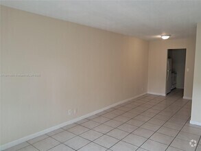 Building Photo - 2511 NW 39th Terrace