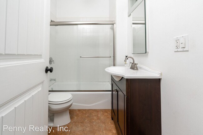 Building Photo - 644 25th St