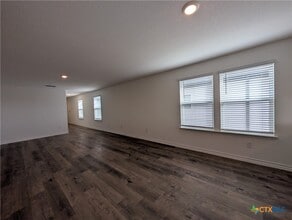 Building Photo - 862 Bluegrass Pt