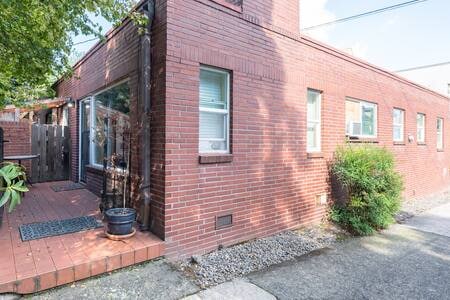 Building Photo - 2233-2243-2243 NW Flanders St