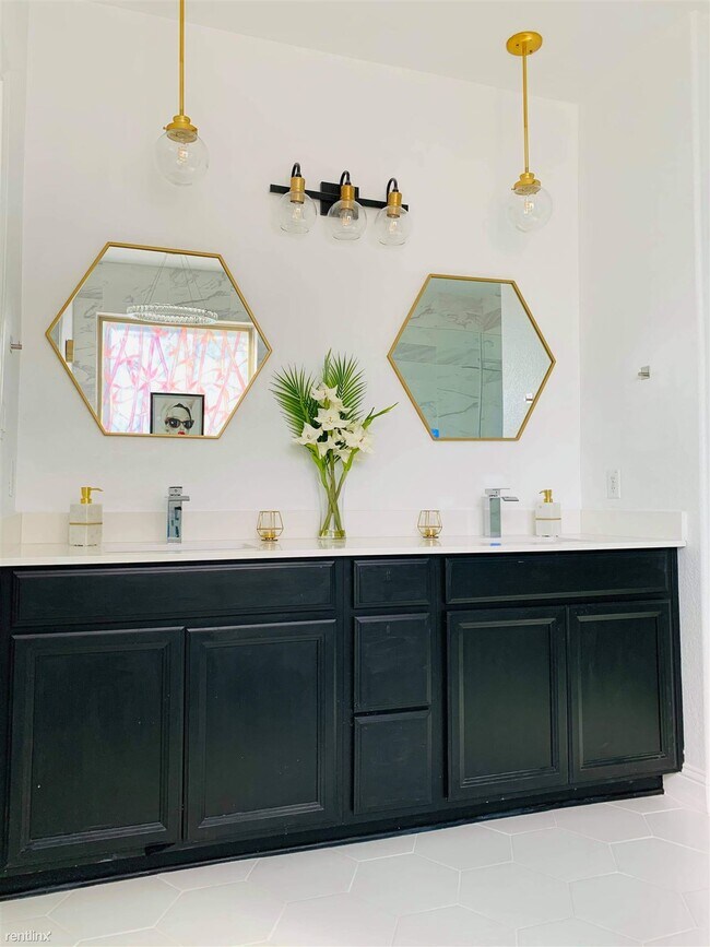 Foto del edificio - 4 br, 3.5 bath House - 8701 Whispering Trail