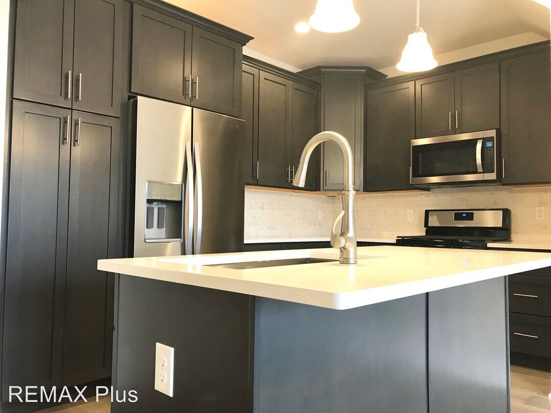 Foto principal - 3 br, 3.5 bath House - 201 Lakeview Court