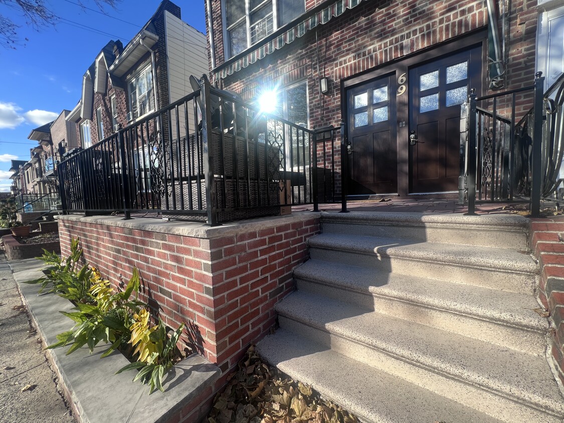 Primary Photo - 69 Lancaster Ave