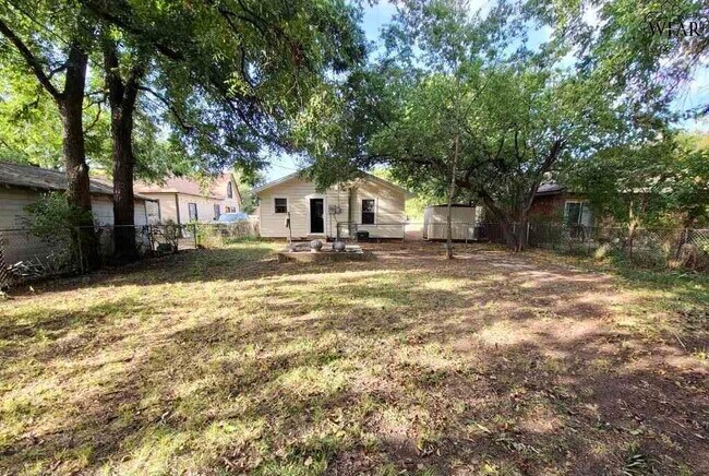 Building Photo - 1517 Blonde St