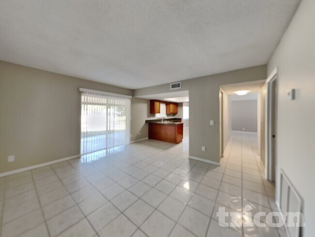 Building Photo - 16137 Ravendale Dr