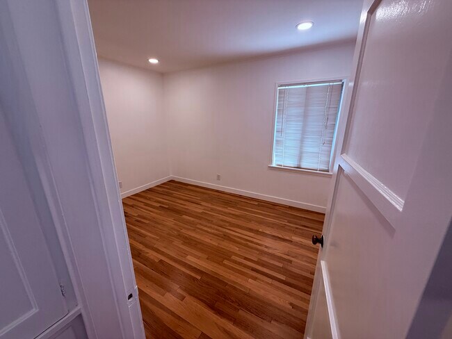 Building Photo - 12156 Miranda St