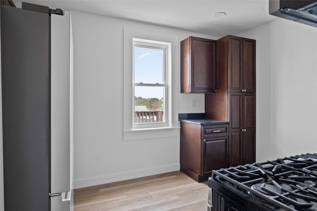 Building Photo - 416 Oak Hill Ave