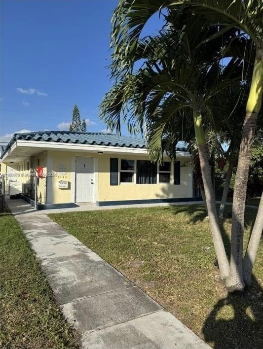 Foto principal - 1945 NE 171 St