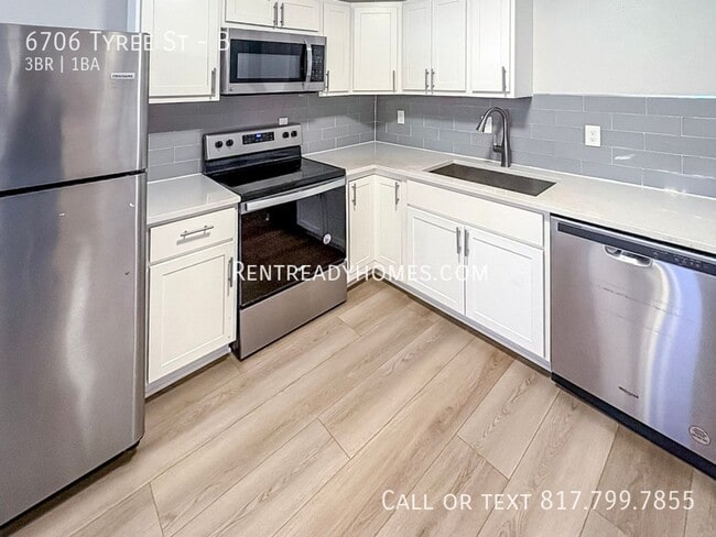 Building Photo - 6706 Tyree St