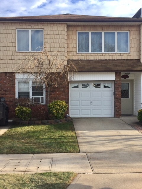 Front of Home - 118 Evergreen St