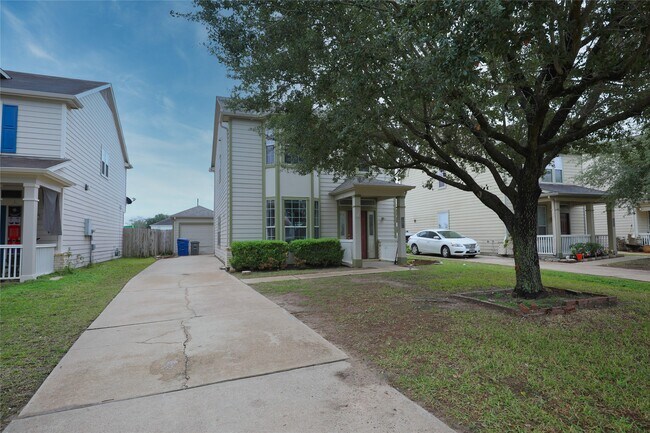 Foto del edificio - 18851 Sandelford Dr