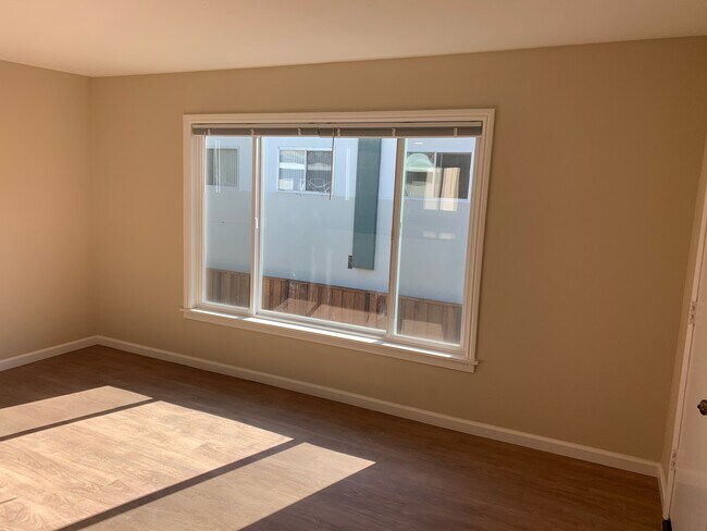 Family Room Window - 1218 Floribunda Ave