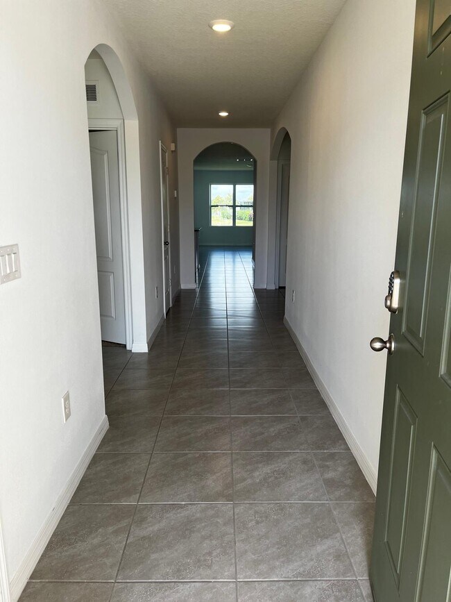 Building Photo - 1450 Riverboat Dr