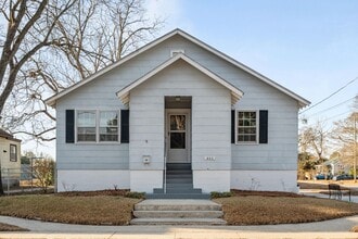 Building Photo - 503 E 5th St