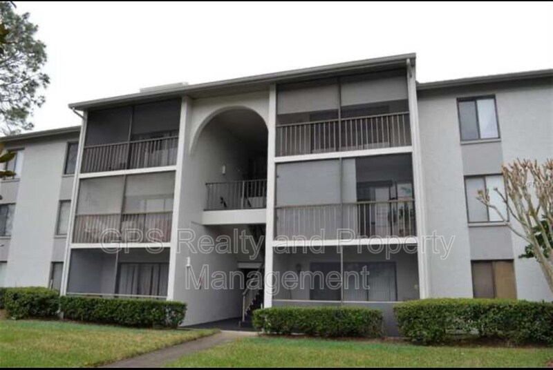 Primary Photo - 1516 S Pine Ridge Cir