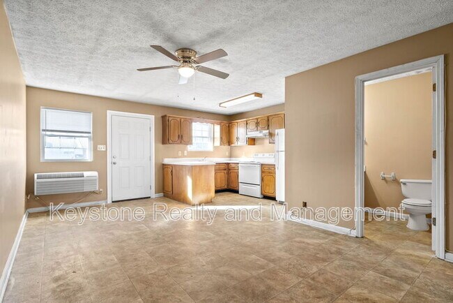 Building Photo - 308 Thompsonville Ln