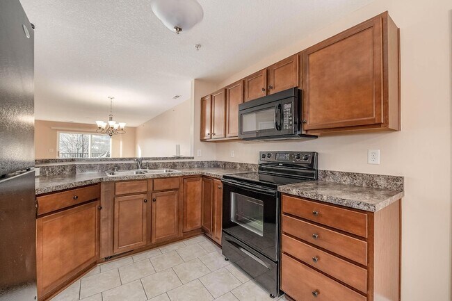 Foto del edificio - 2215 Rolling Hills Dr