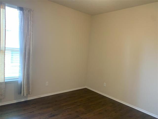 Building Photo - 940 Lake Grove Dr