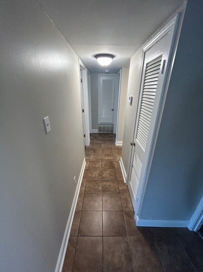 Building Photo - Grove Apartments