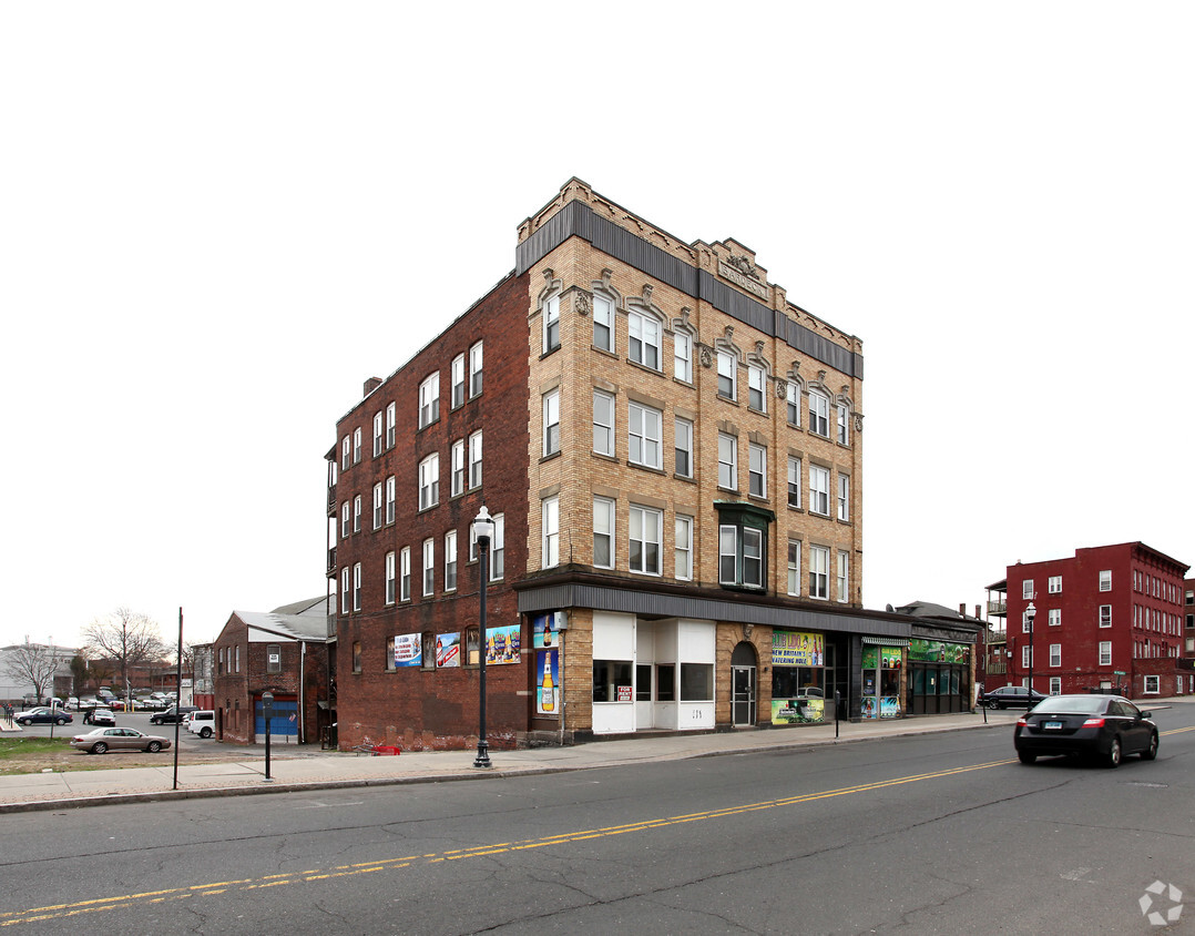 Primary Photo - 168-172 Arch St