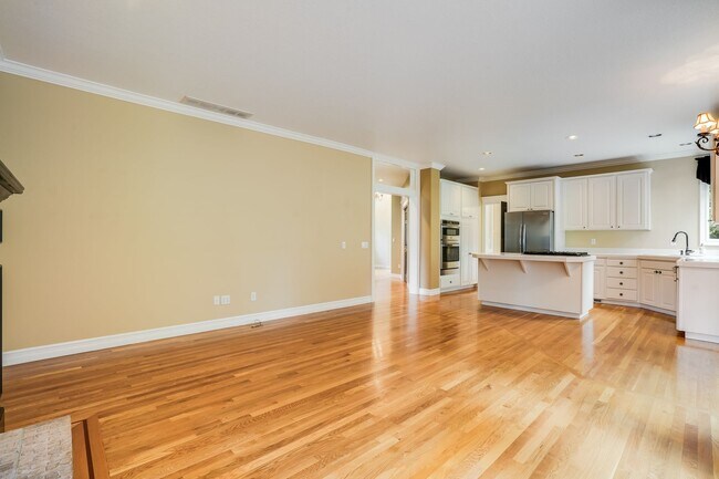 Foto del edificio - Beautiful 5 Bed, 3 Bath Rental Home in Cedar Mills Beaverton!