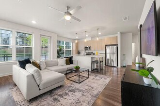 Building Photo - 2048 Bolton Dr NW