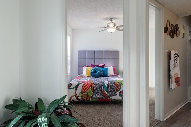 Building Photo - Skyler Ridge Apartments