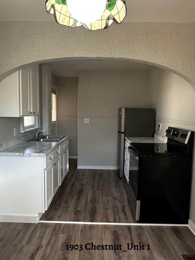 Building Photo - 1903 Chestnut St