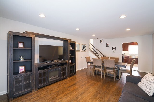 Building Photo - 8829 Oriole Ave