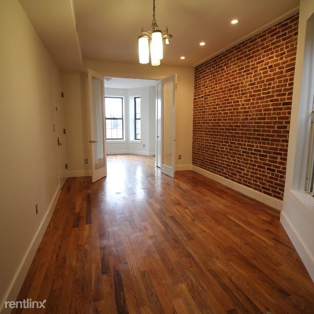 Foto del edificio - 677 Quincy St