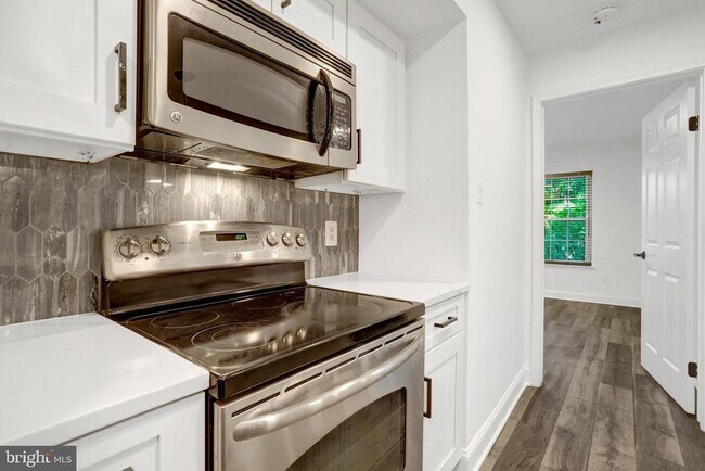 Building Photo - 3307 Wyndham Cir