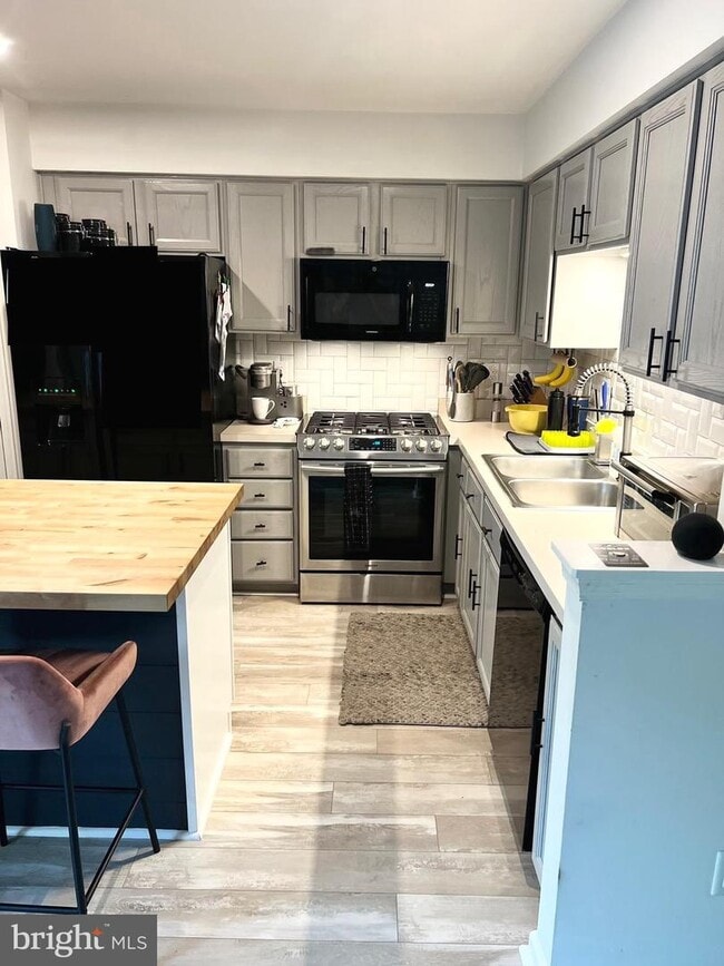 Foto del edificio - 10373 Butternut Cir