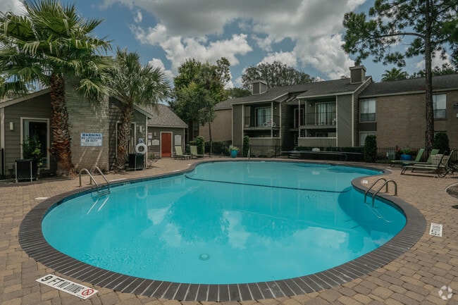 Building Photo - Estates at Westchase