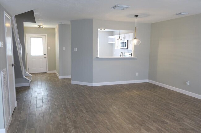 Building Photo - 17345 Saturn Ln