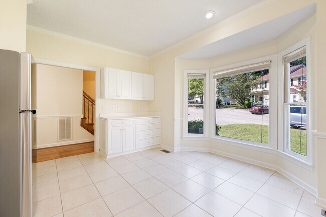 Foto del edificio - Available NOW! Spacious 3 bedroom home in ...