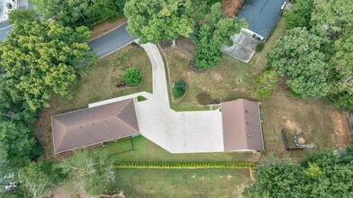 Building Photo - 390 Alpine Dr