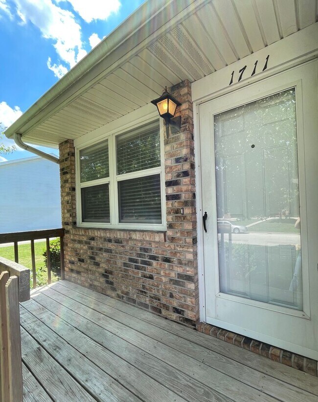 Foto del edificio - 2 Bedroom Townhome - Close to ISU Campus & Heartland