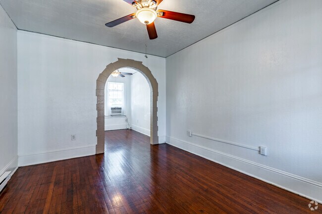 2 habitaciones, 1 baño, 750 pies cuadrados, sala de estar y comedor - Spanish Oaks Apartments