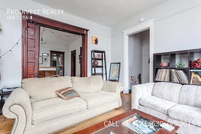 Building Photo - Available July 1st! Sprawling bright and s...