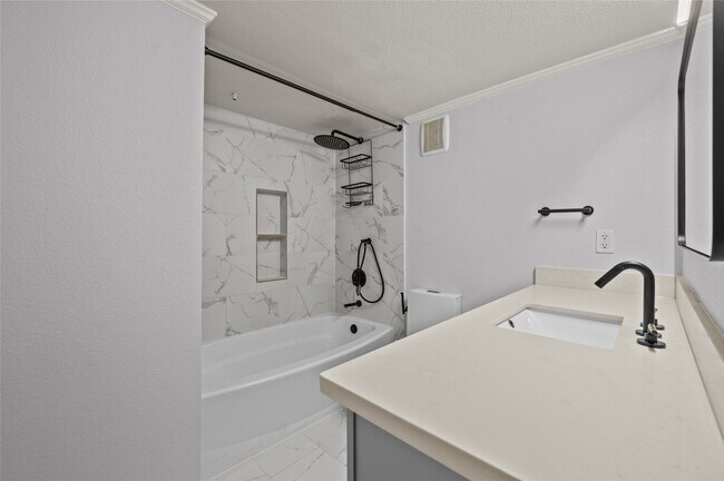 Foto del edificio - 1601 S Shepherd Dr