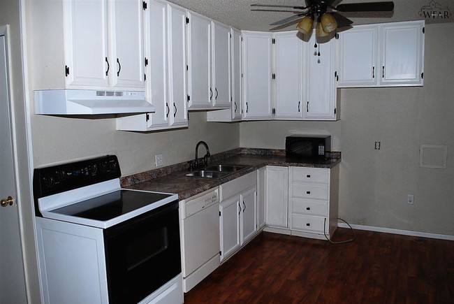 Building Photo - 5008 Rock Point St
