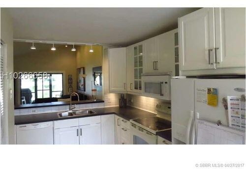 Foto del edificio - 625 Racquet Club Rd