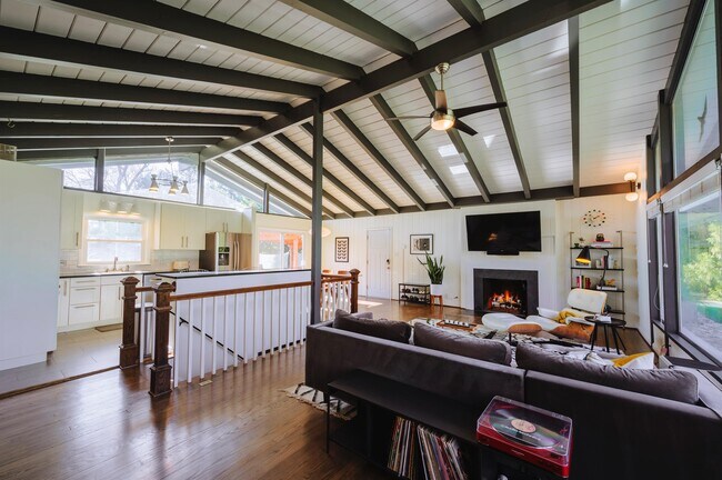 Foto del edificio - 6501 Kerns Ct