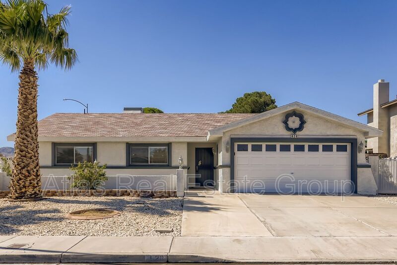 Primary Photo - 628 Valley View Dr