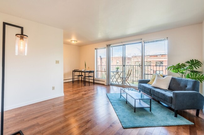 Interior Photo - Hamlin Place