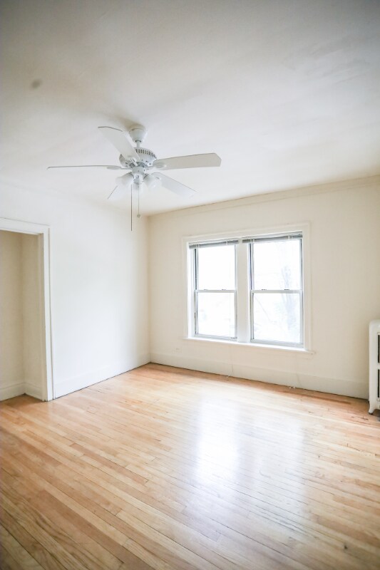 Photo - 1100 W Roscoe St Apartment