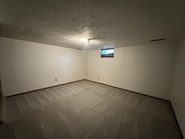 Foto del edificio - 8531 Kellydale St NW