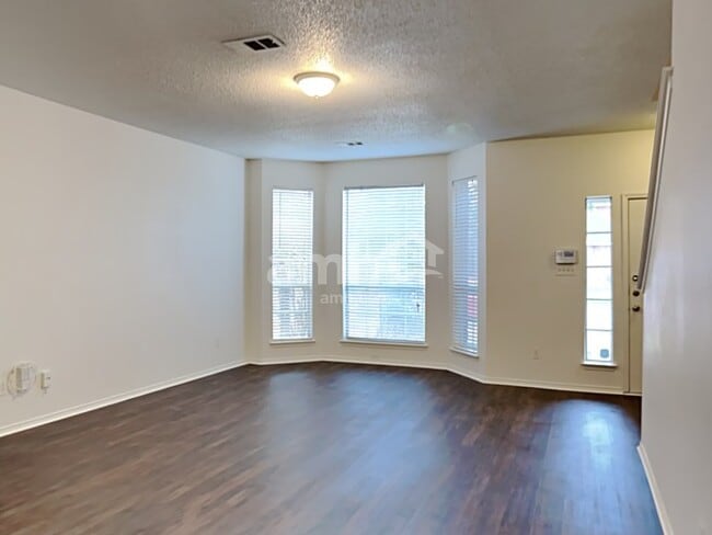 Foto del edificio - 8551 Western Meadows Dr