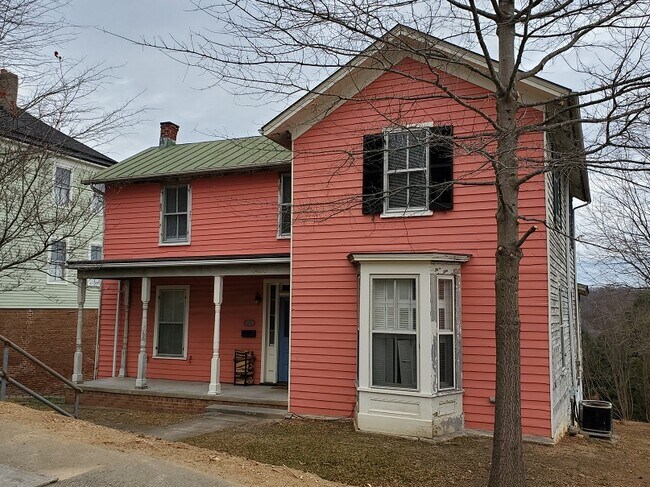 Building Photo - 1420 Church St